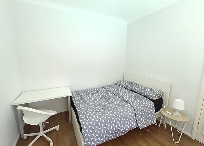 Cozy Queen Room With Pool View - C1