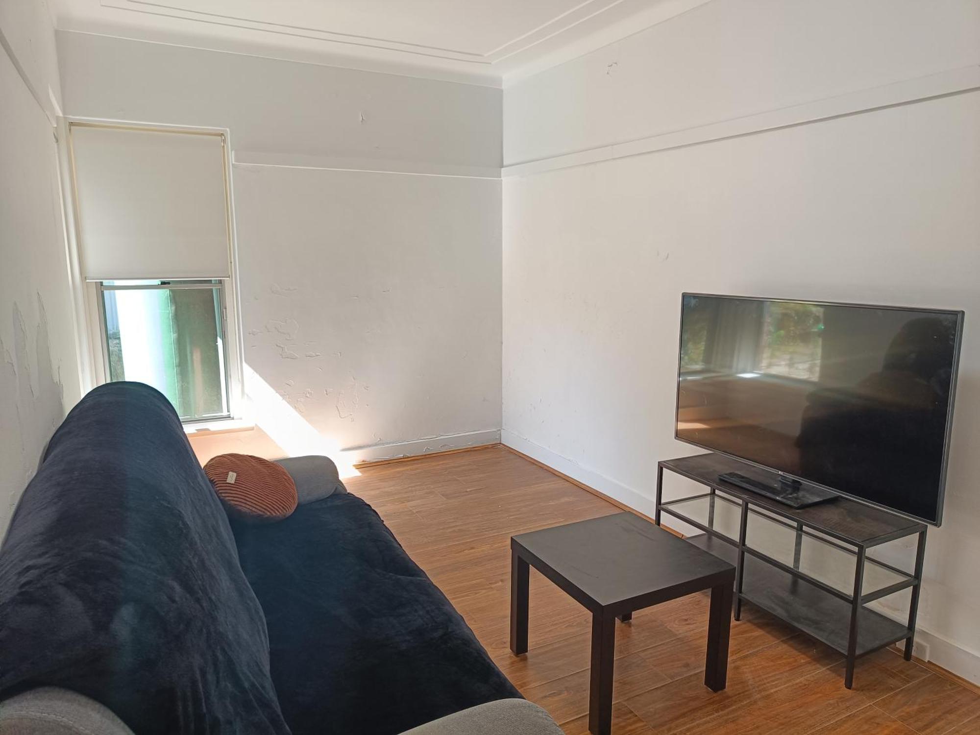 Cozy Queen With Pool View - C1 Homestay Sydney