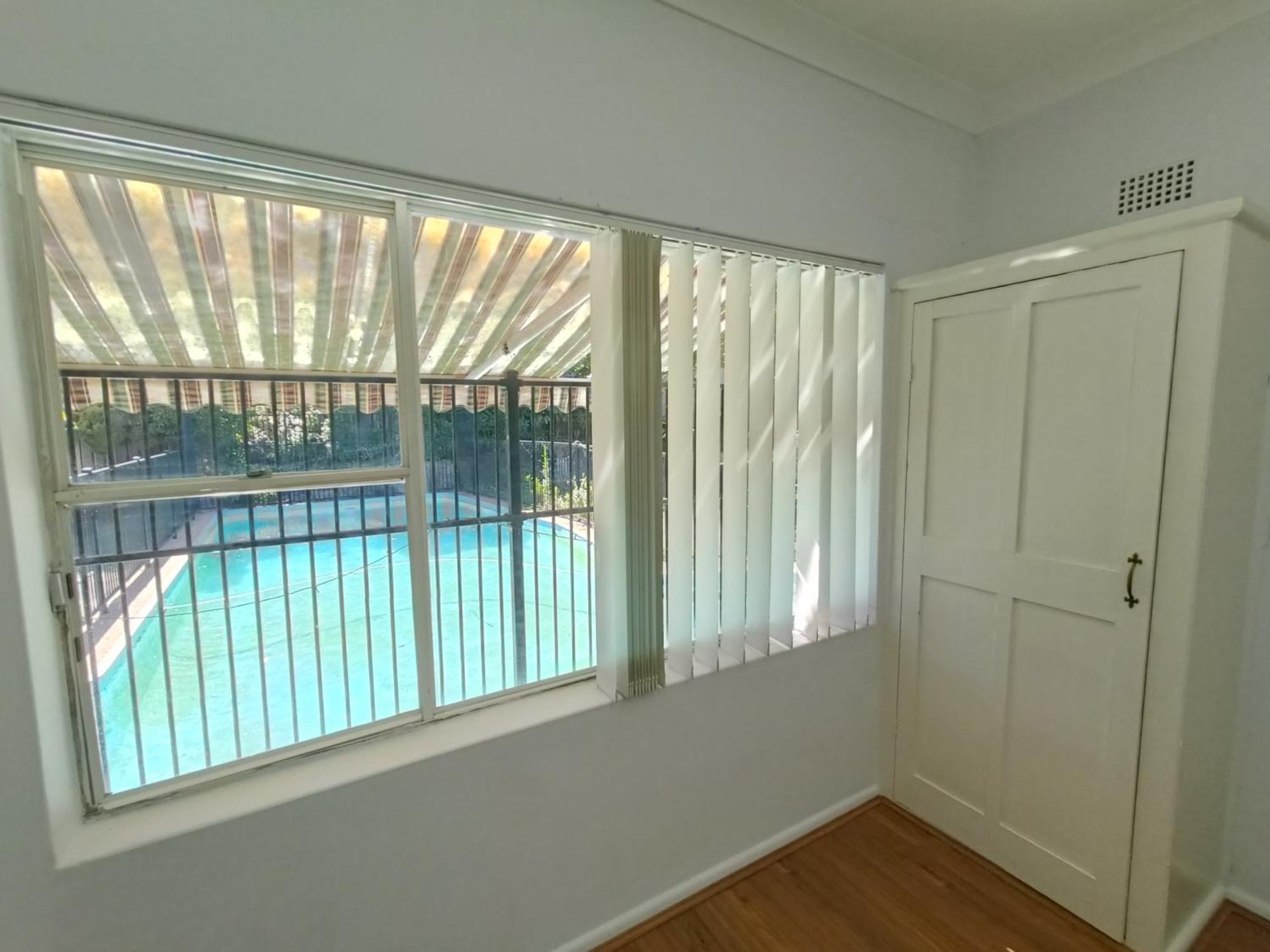 Homestay Cozy Queen With Pool View - C1 *